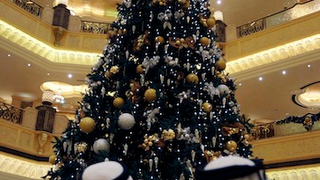 Abu Dhabi Hotel "Regrets" $11 Million Christmas Tree